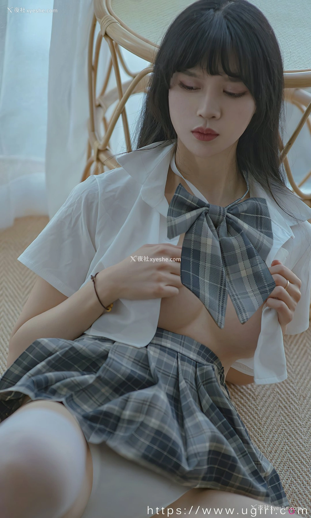 1P - [Ugirls尤果网]爱尤物专辑 No.2395 桃香子 似水年华