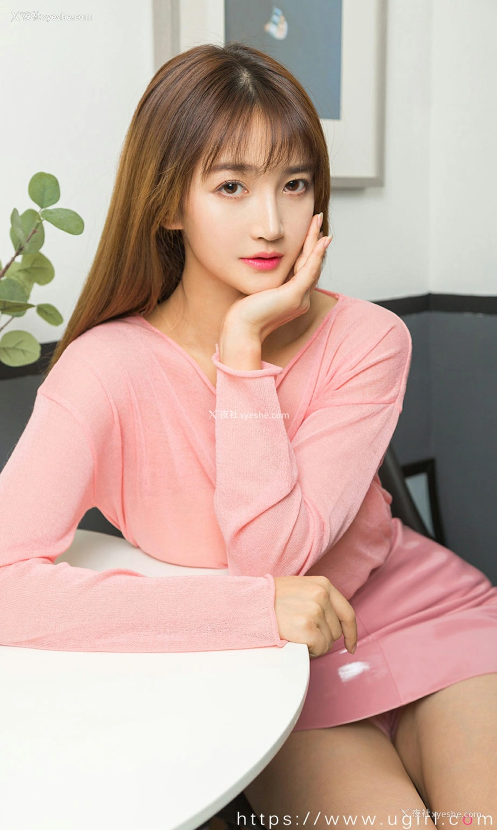 1P - [Ugirls尤果网]爱尤物 No.1657 小汐 十二月的你