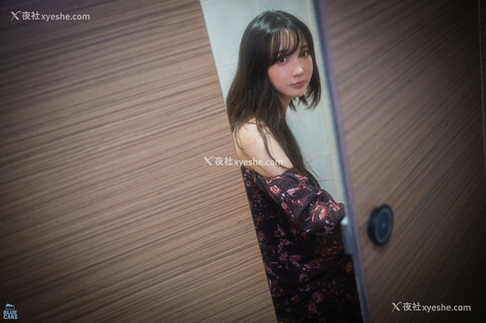 1P - [BLUECAKE] YeEun – Nothing WHITE