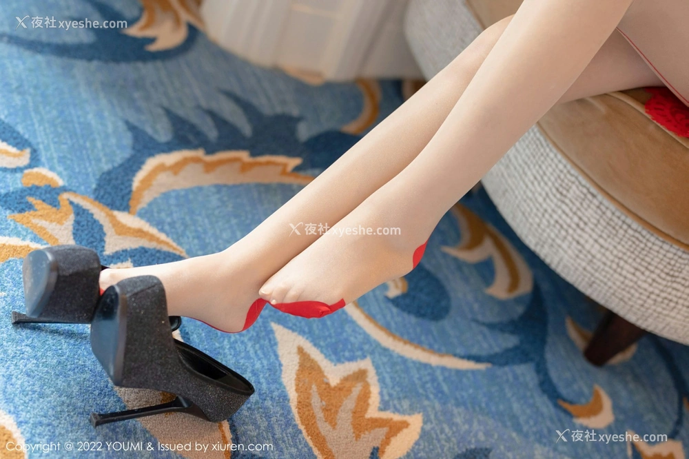 1P - [YOUMI尤蜜荟] VOL.746 允爾 酒店写真