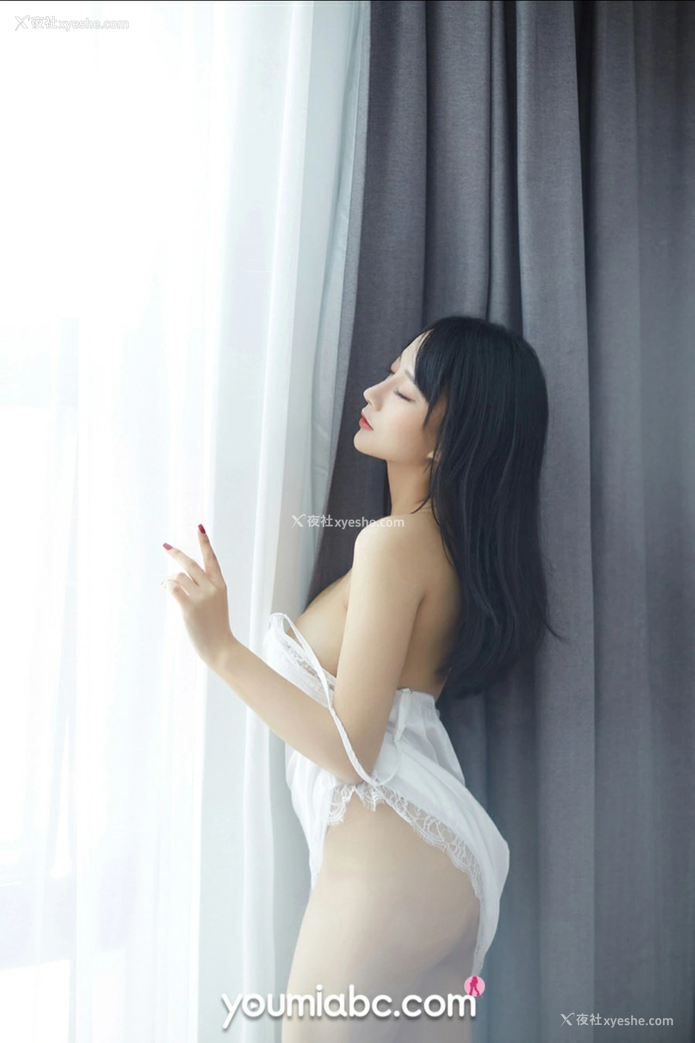 1P - [YouMi尤蜜] 何嘉颖 浴见倾心