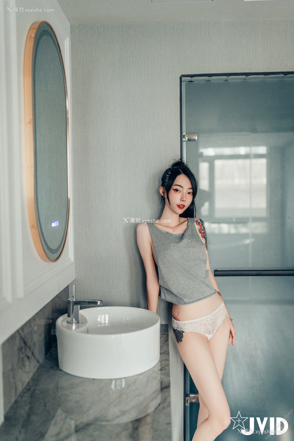 1P - 飘飘《裸体瑜伽》