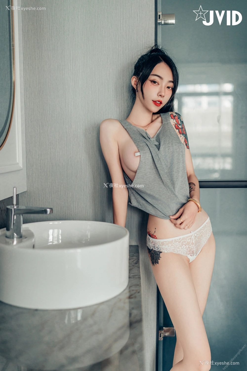 1P - 飘飘《裸体瑜伽》