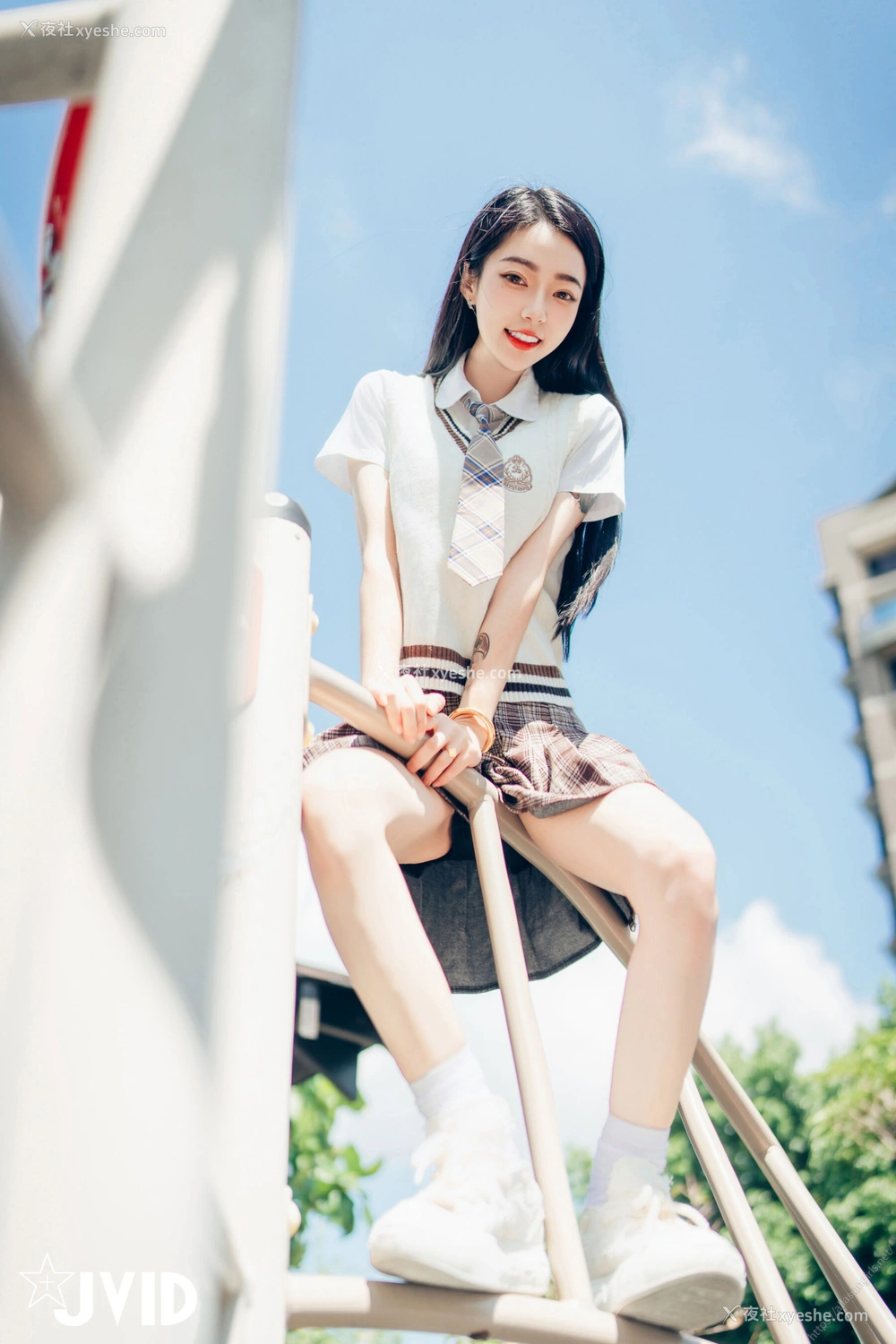 1P - 飘飘《裸体瑜伽》