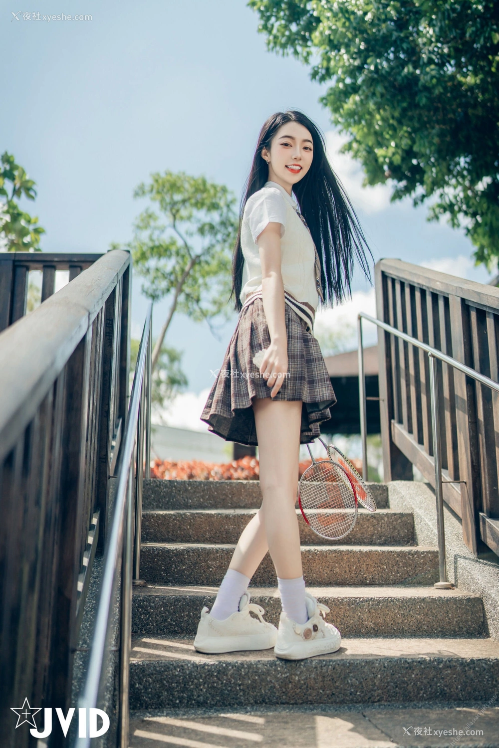 1P - 飘飘《裸体瑜伽》