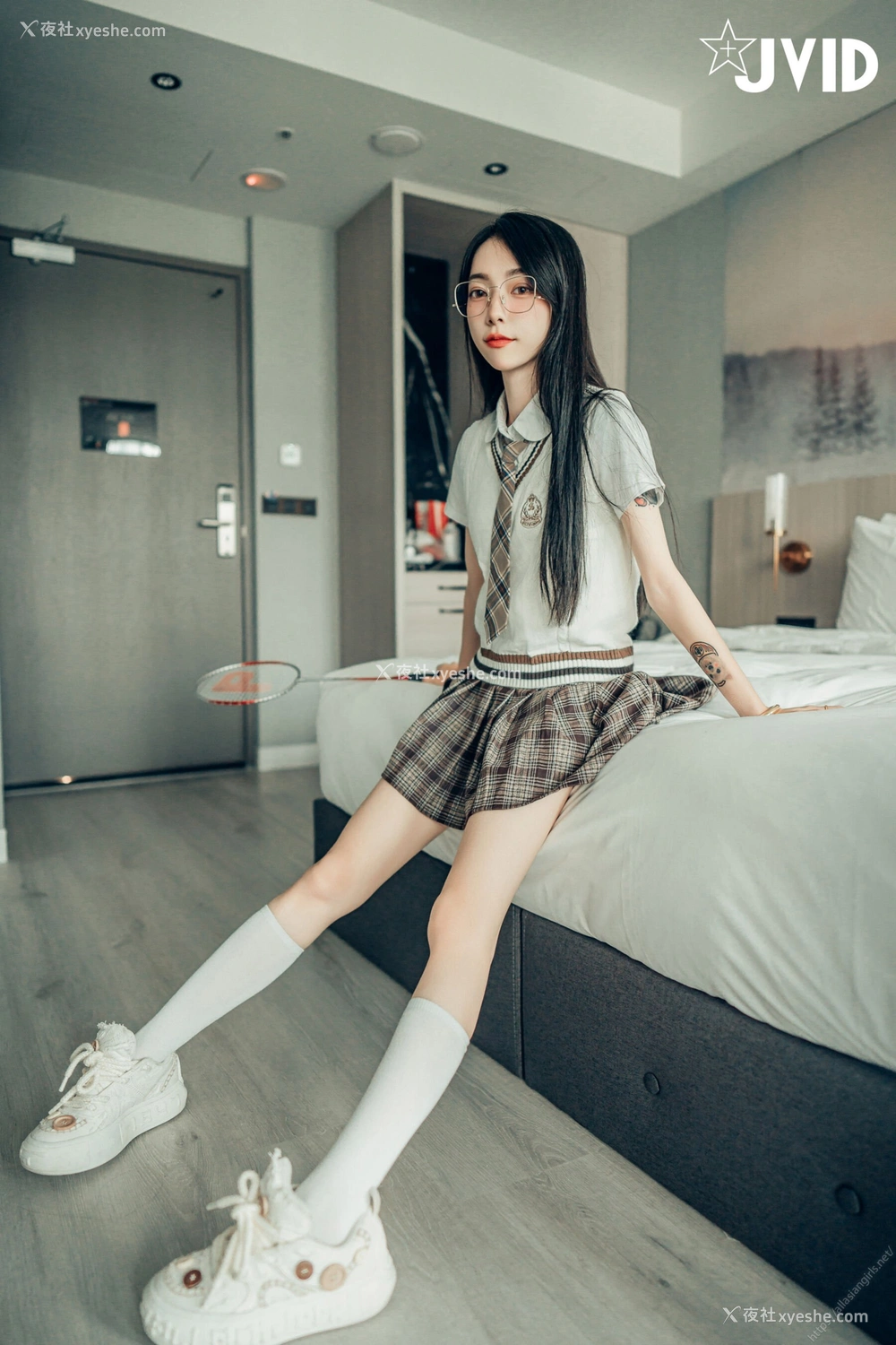 1P - 飘飘《裸体瑜伽》