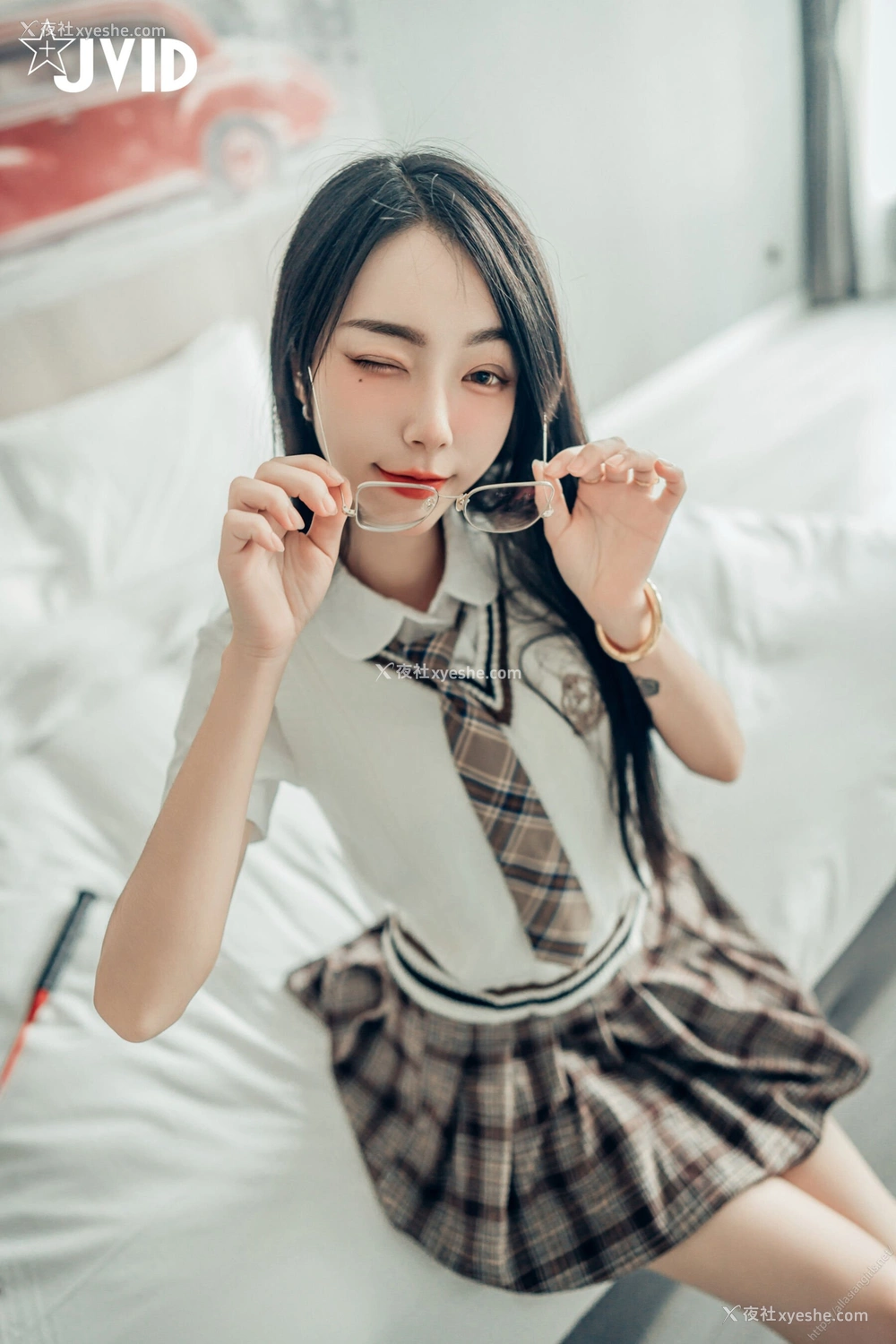 1P - 飘飘《裸体瑜伽》
