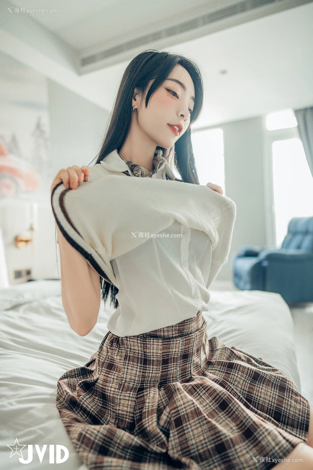 1P - 飘飘《裸体瑜伽》