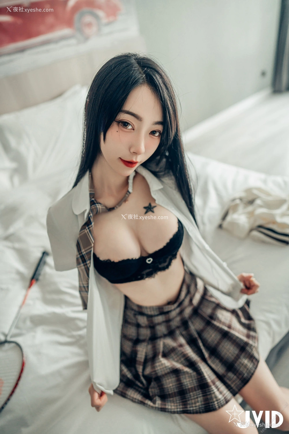 1P - 飘飘《裸体瑜伽》