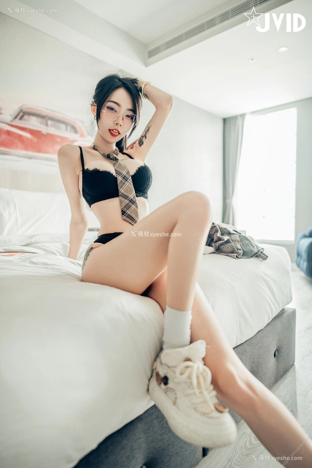 1P - 飘飘《裸体瑜伽》