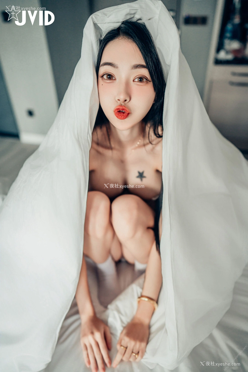 1P - 飘飘《裸体瑜伽》