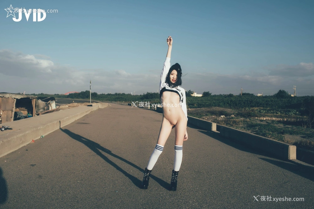 1P - 卯咪《野外露出》