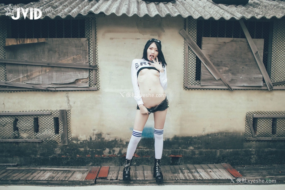 1P - 卯咪《野外露出》