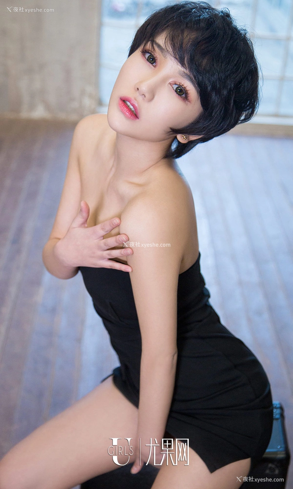 1P - [Ugirls爱尤物] No.693 小悦悦 悦色撩人