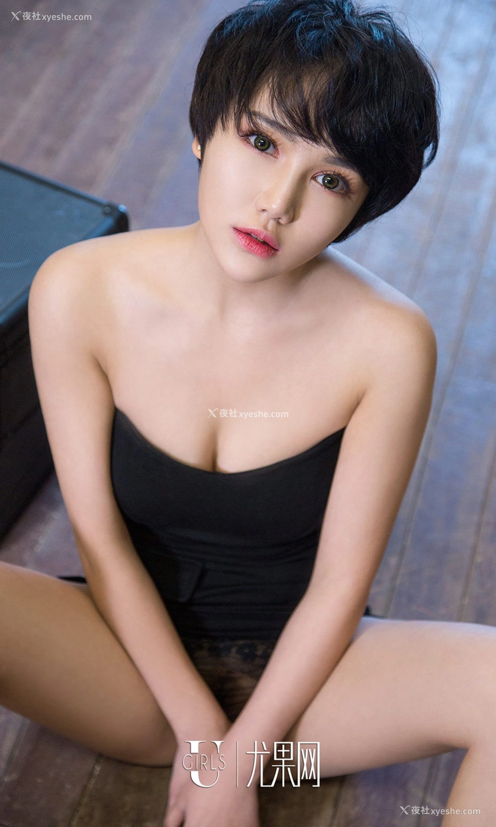 1P - [Ugirls爱尤物] No.693 小悦悦 悦色撩人