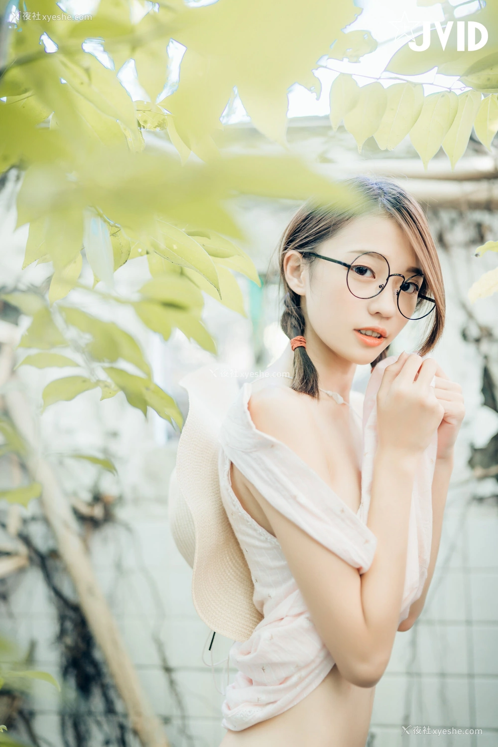 1P - 妍妍《抓精虫的小女孩》