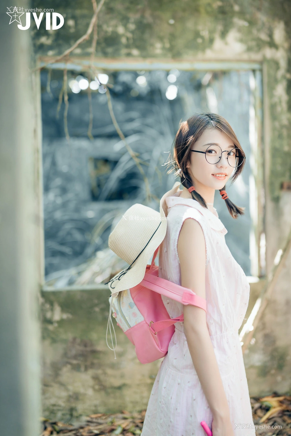 1P - 妍妍《抓精虫的小女孩》
