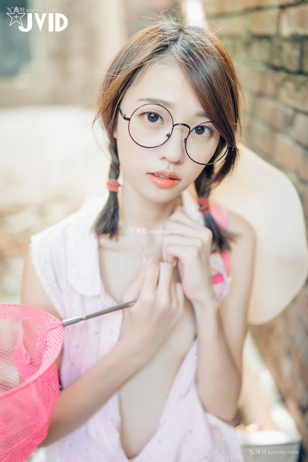 1P - 妍妍《抓精虫的小女孩》