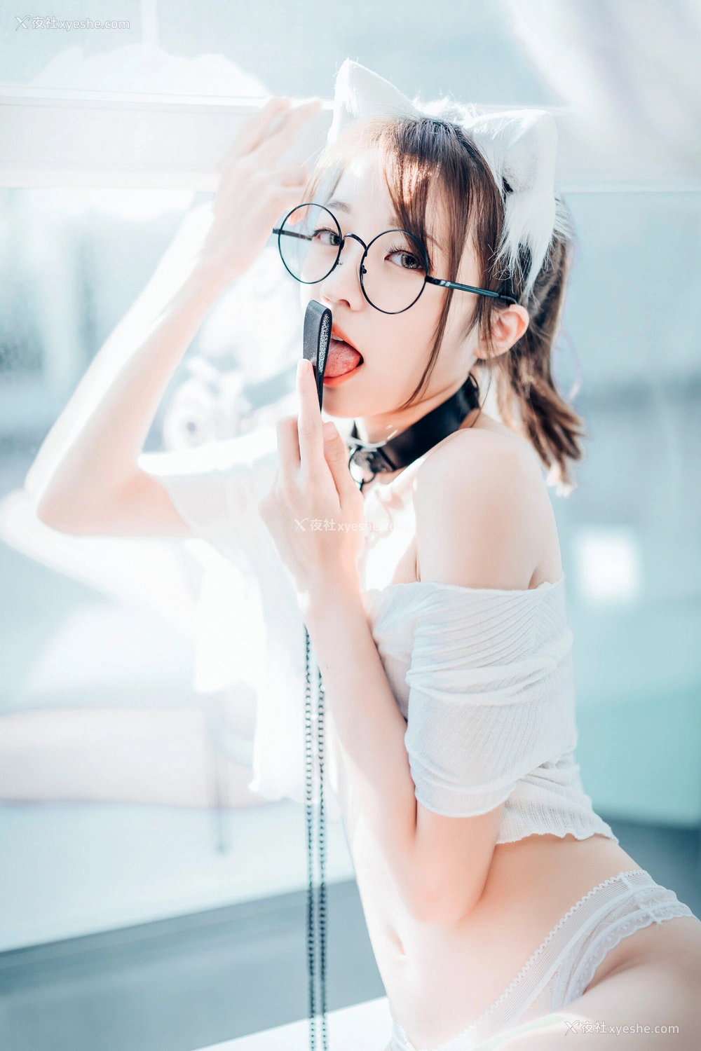 1P - 妍妍《Angel – 女孩在trasmart制服与眼镜》