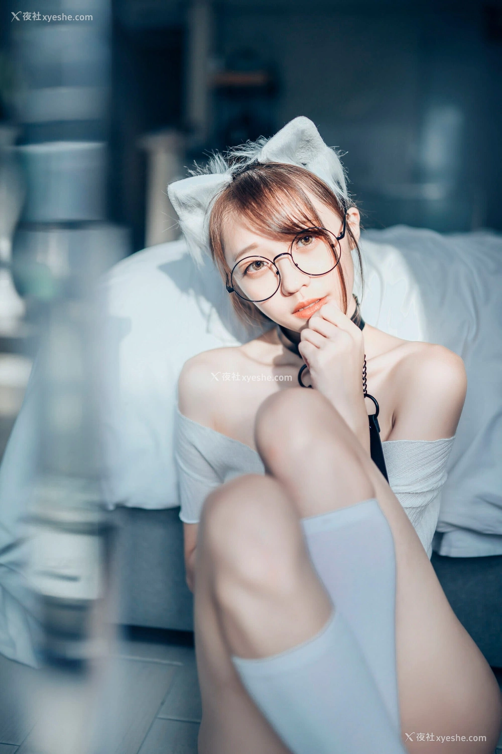 1P - 妍妍《Angel – 女孩在trasmart制服与眼镜》