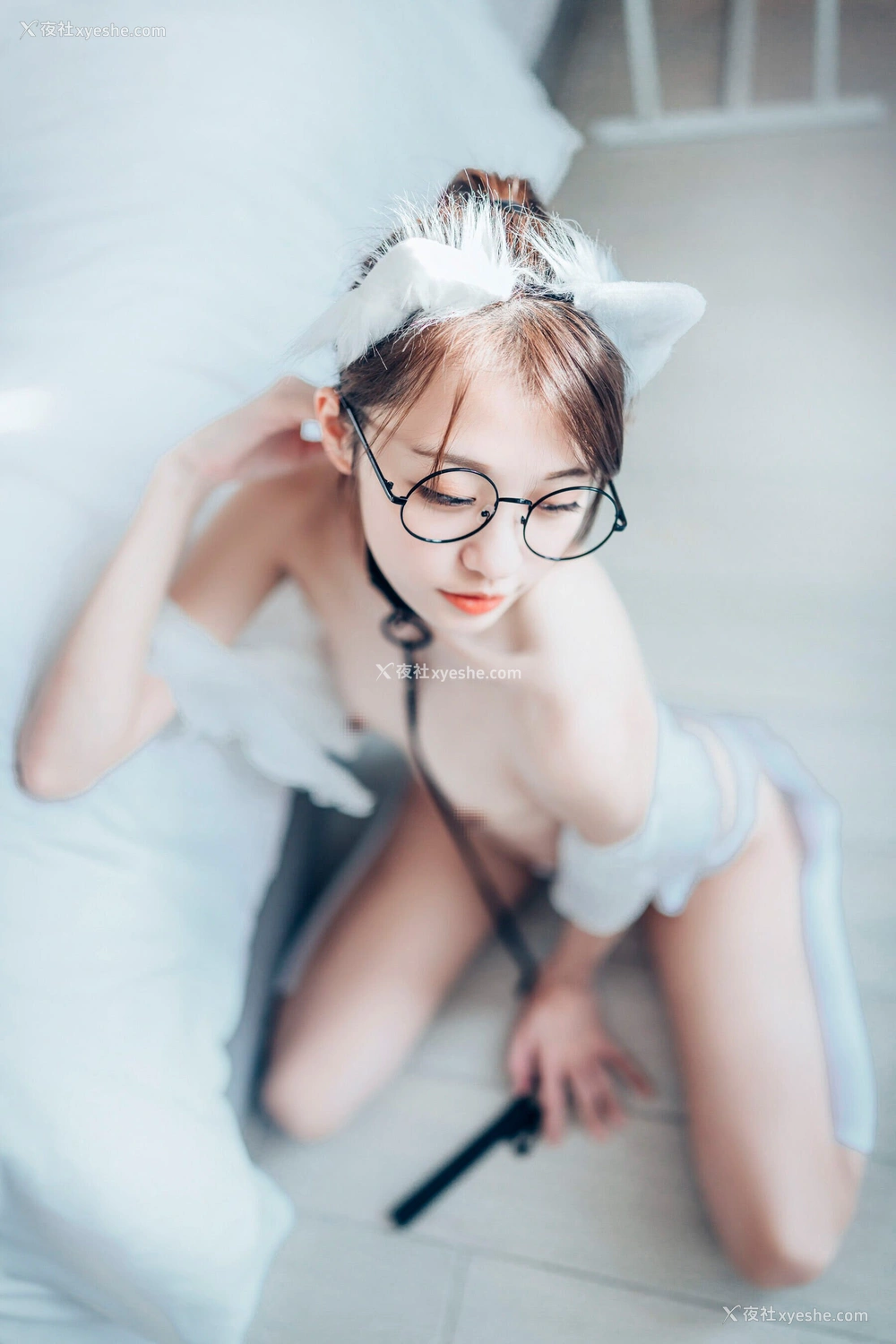 1P - 妍妍《Angel – 女孩在trasmart制服与眼镜》