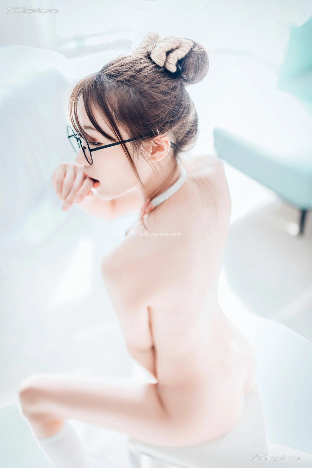 1P - 妍妍《Angel – 女孩在trasmart制服与眼镜》