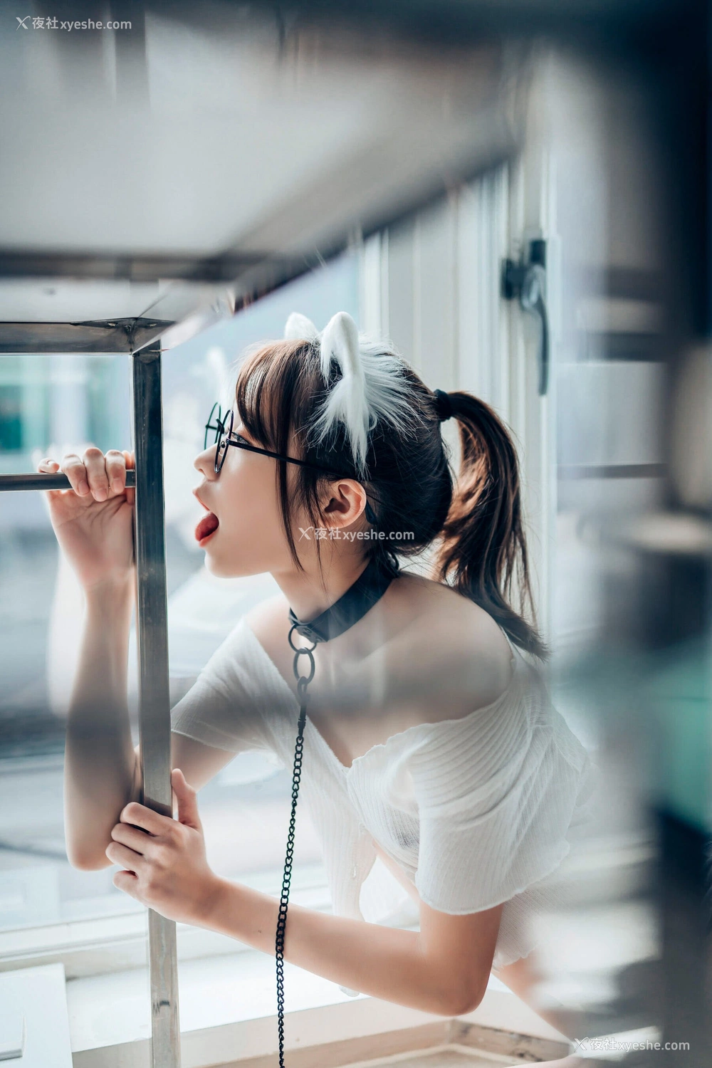 1P - 妍妍《Angel – 女孩在trasmart制服与眼镜》