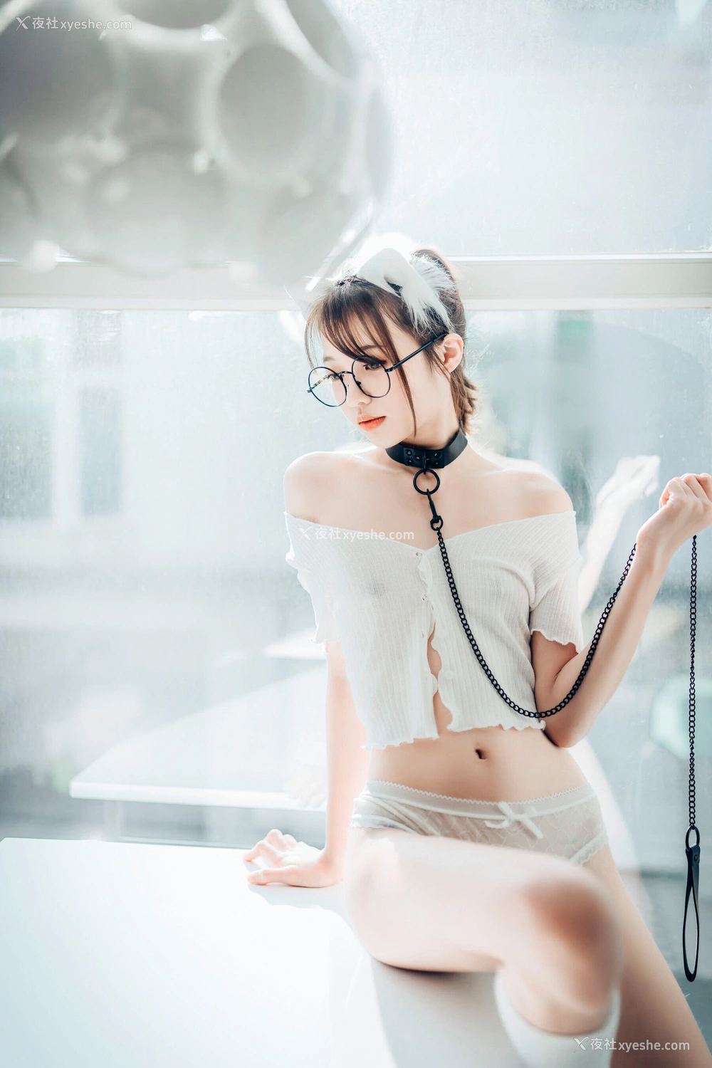 1P - 妍妍《Angel – 女孩在trasmart制服与眼镜》