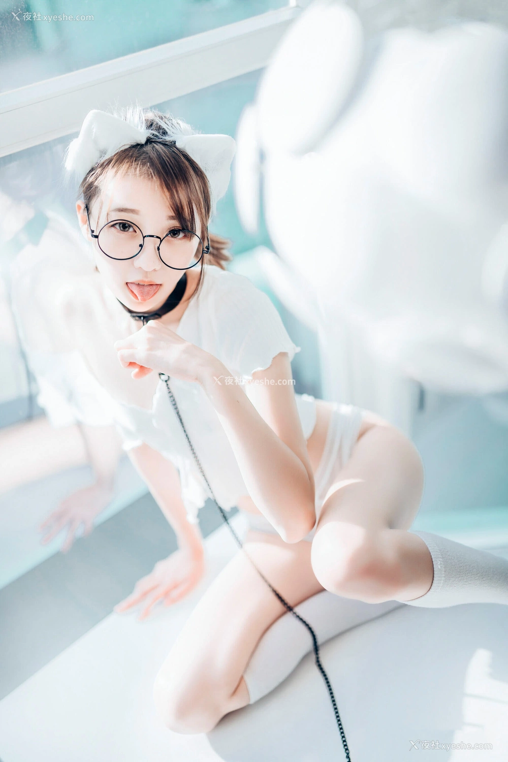 1P - 妍妍《Angel – 女孩在trasmart制服与眼镜》
