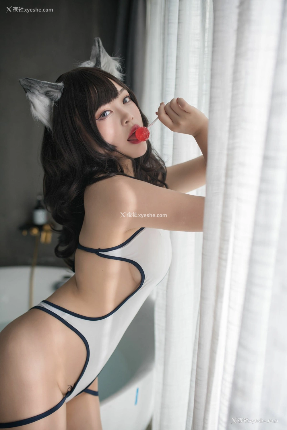 1P - 白烨 – 魅惑狼学姐