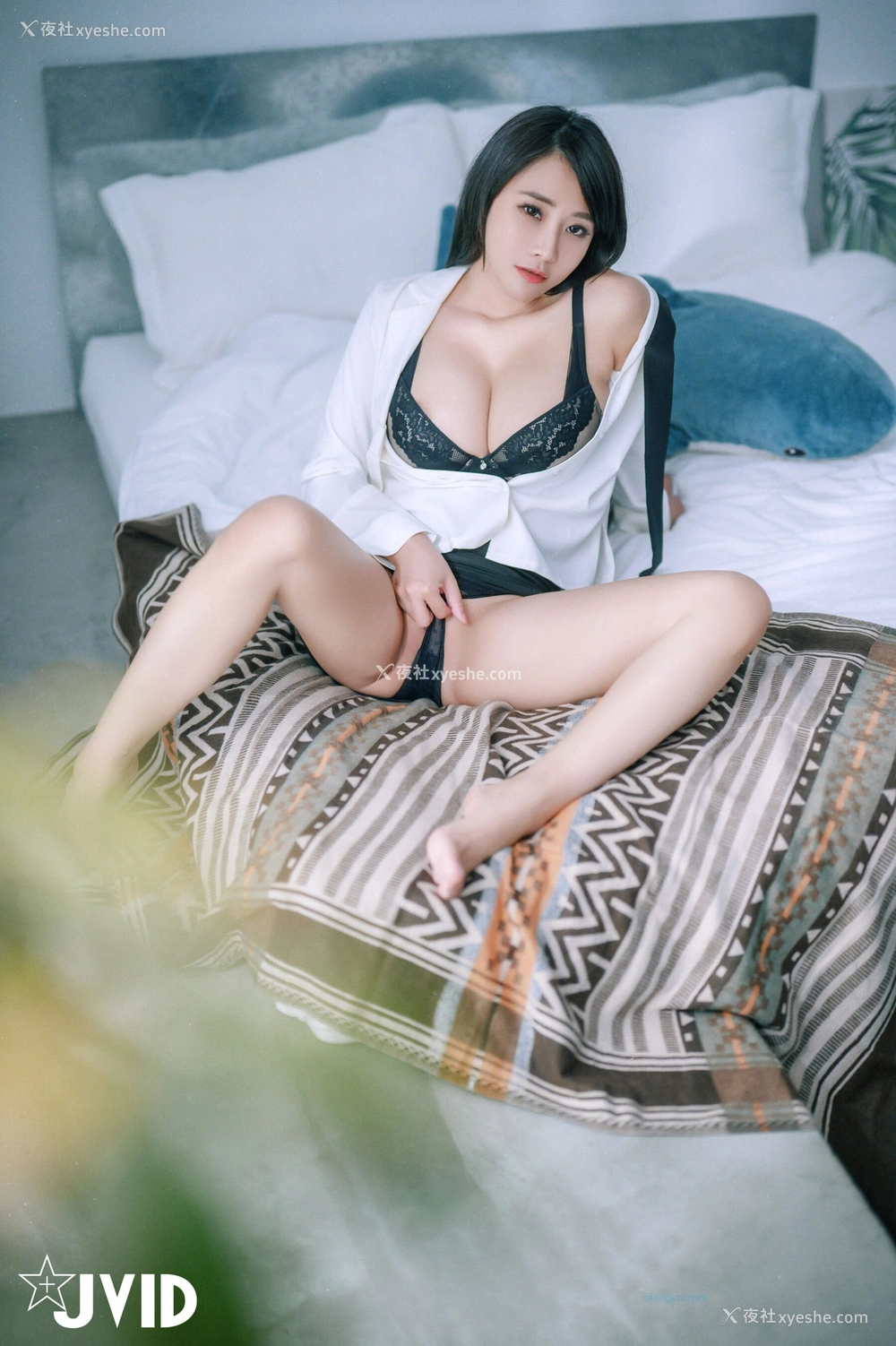 1P - 乐乐《秘书制服巨乳OL 究极蜜桃臀》