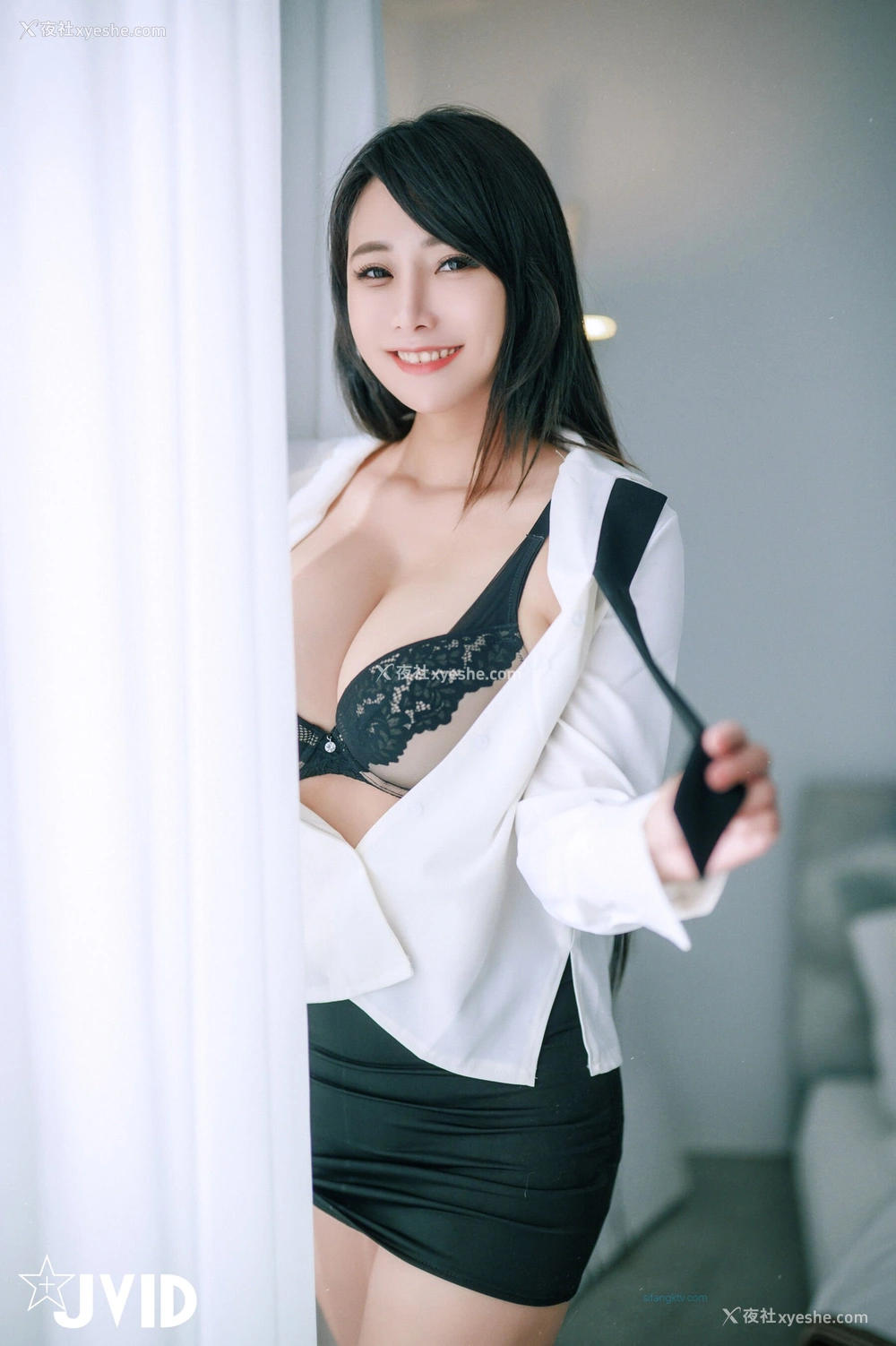 1P - 乐乐《秘书制服巨乳OL 究极蜜桃臀》