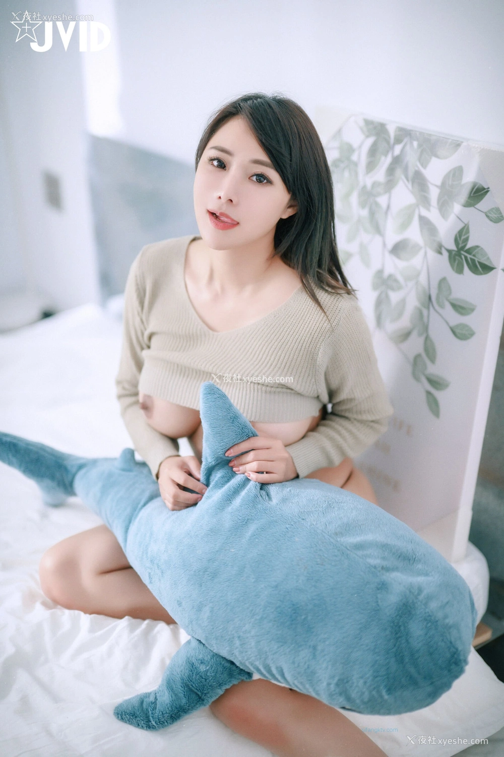 1P - 乐乐《秘书制服巨乳OL 究极蜜桃臀》