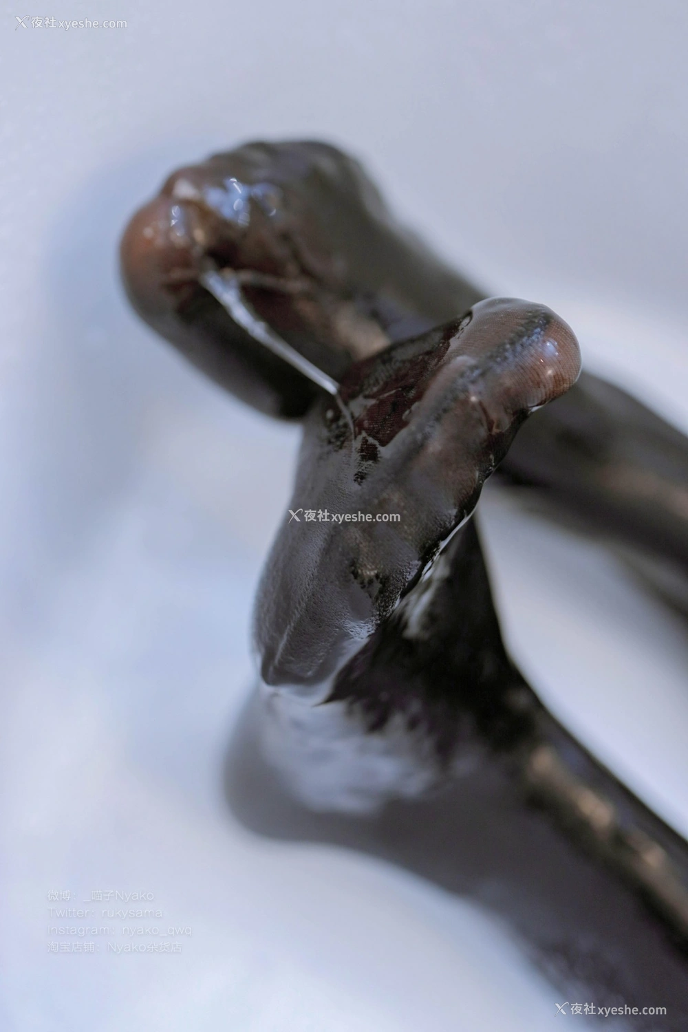 1P - Nyako喵子 – 黑色透明竞泳