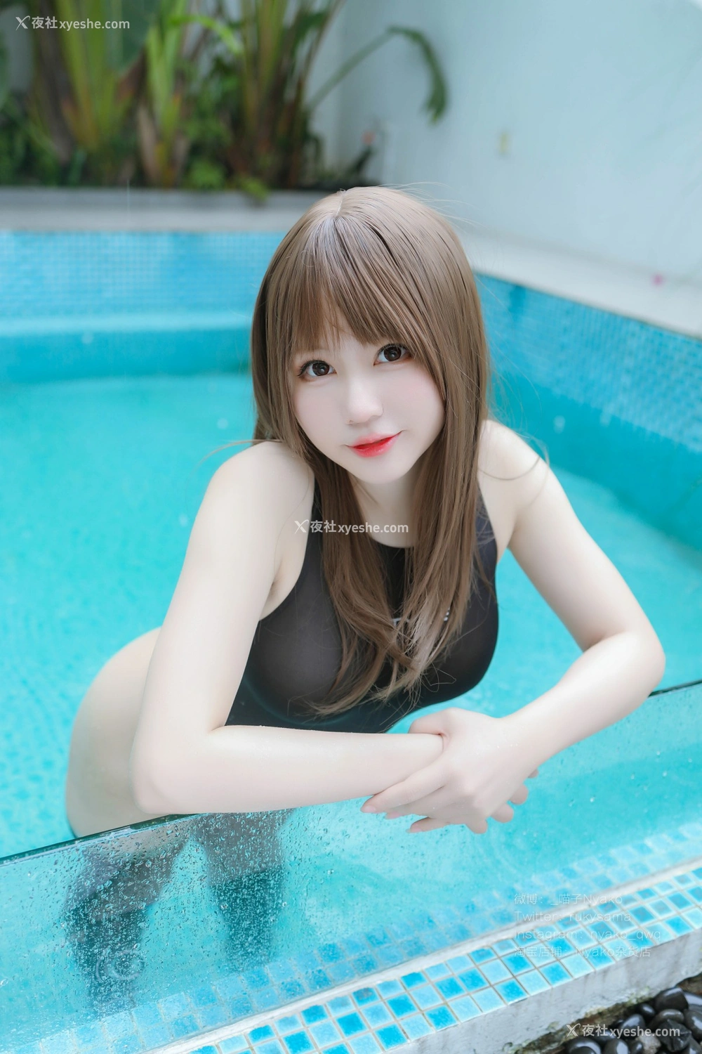1P - Nyako喵子 – 黑色透明竞泳
