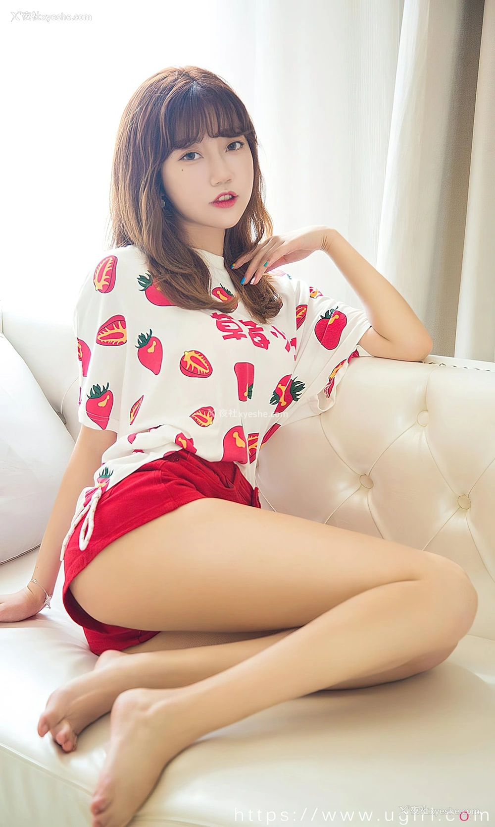 1P - [Ugirls尤果网]爱尤物专辑 No.2496 甜心 草莓少女