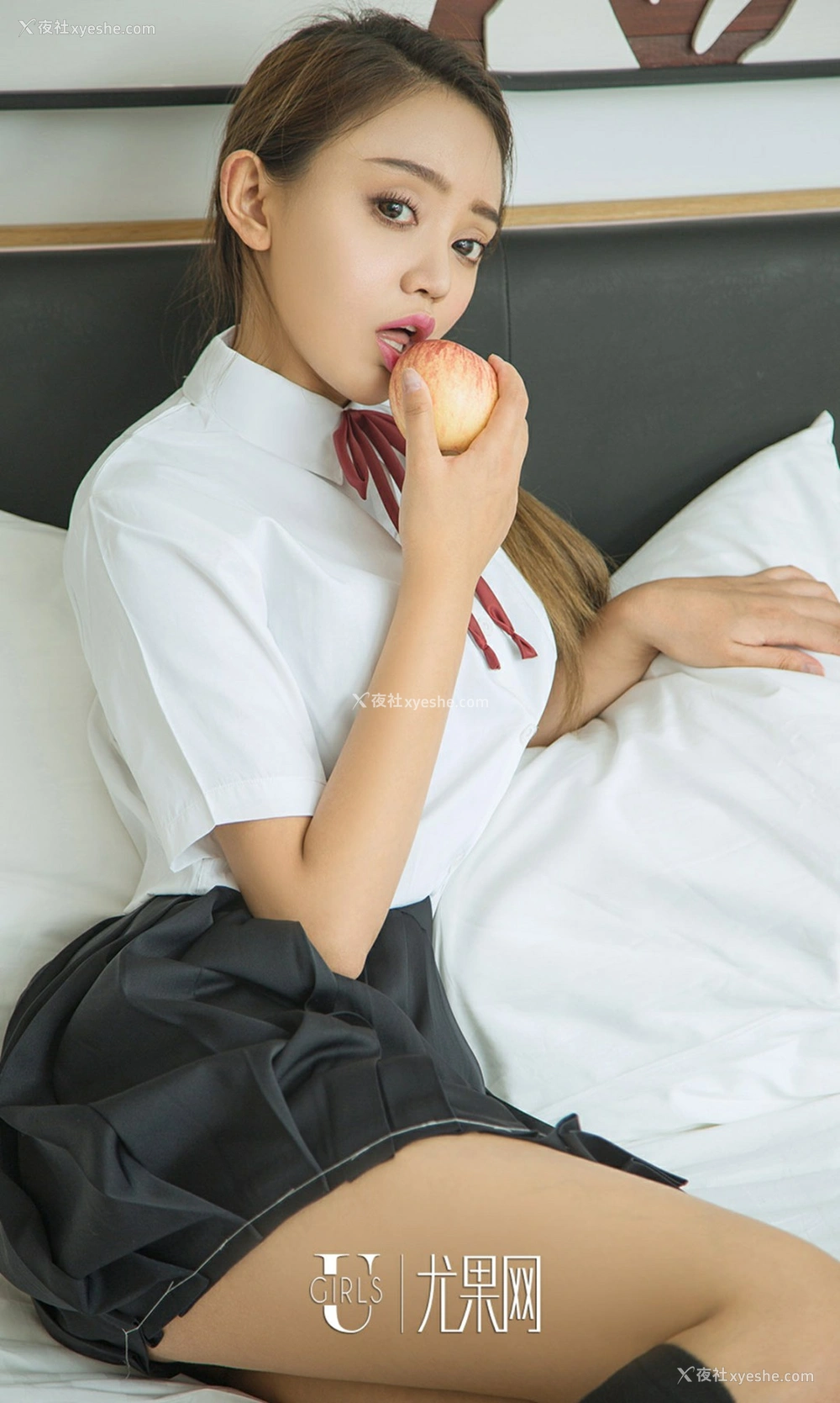1P - [Ugirls爱尤物] NO.859 黛斯羽 害羞的OL