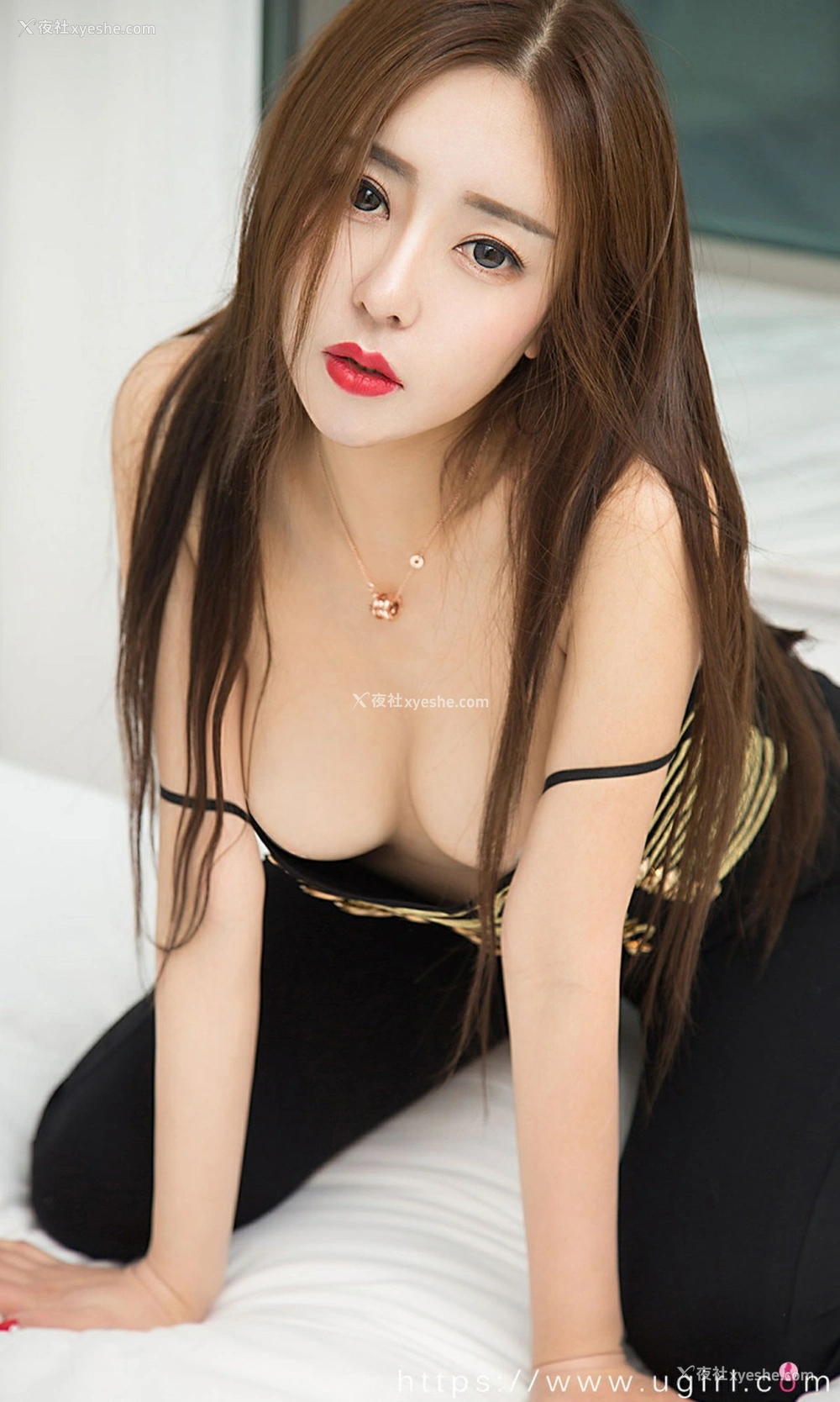 1P - [Ugirls尤果网]爱尤物专辑 No.2285 吴美溪 曼蒂克的吻