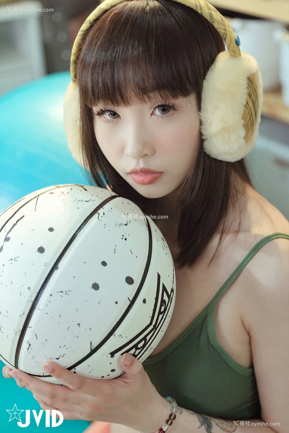 1P - 淼淼儿《淫叫健身房》