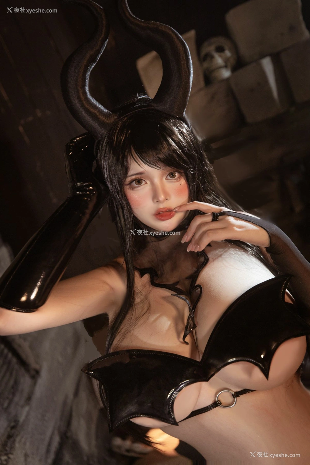 1P - NinJA阿寨寨 – 受虐魅魔
