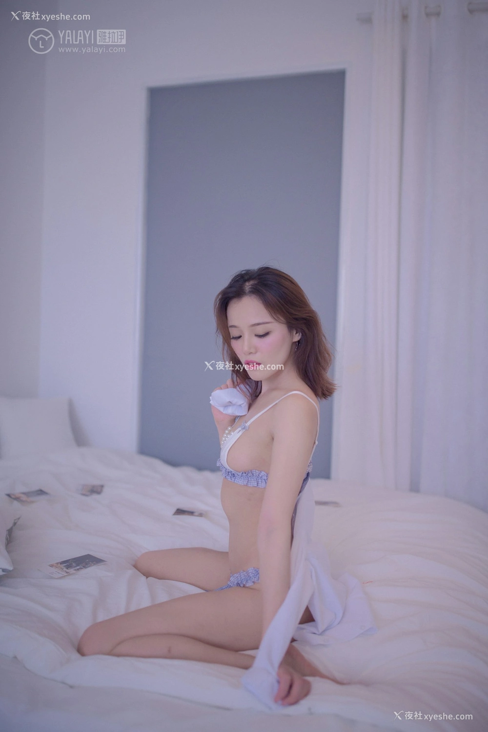1P - [YALAYI雅拉伊] No.123 瘾少女 牵着猫的妹子