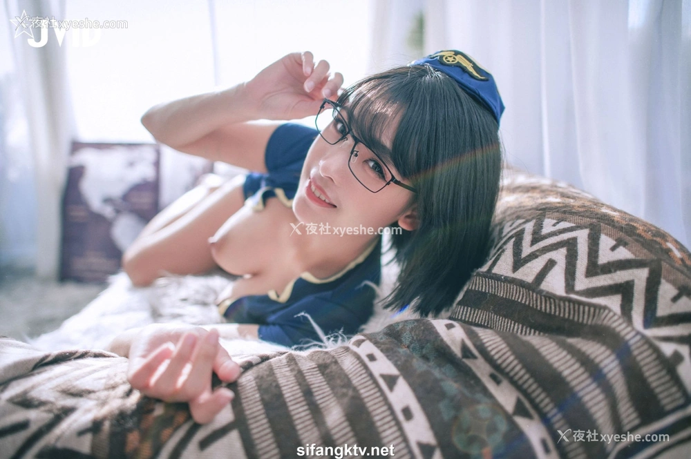 1P - 露露咪《淫荡美艳空姐的教育》