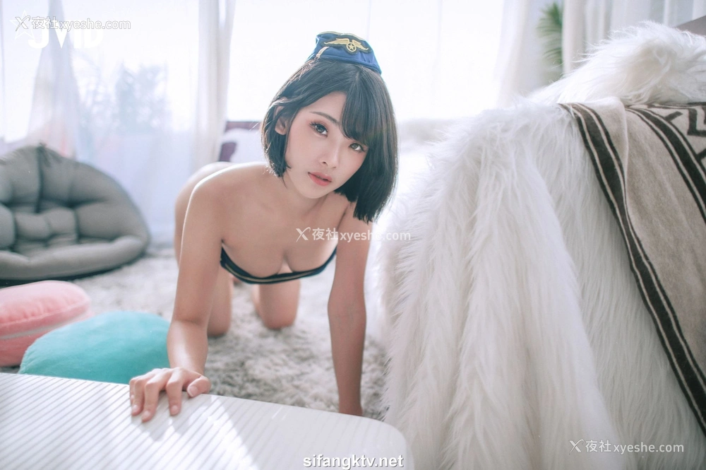 1P - 露露咪《淫荡美艳空姐的教育》