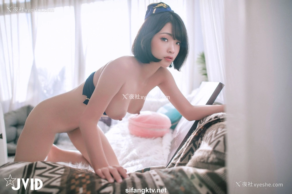 1P - 露露咪《淫荡美艳空姐的教育》