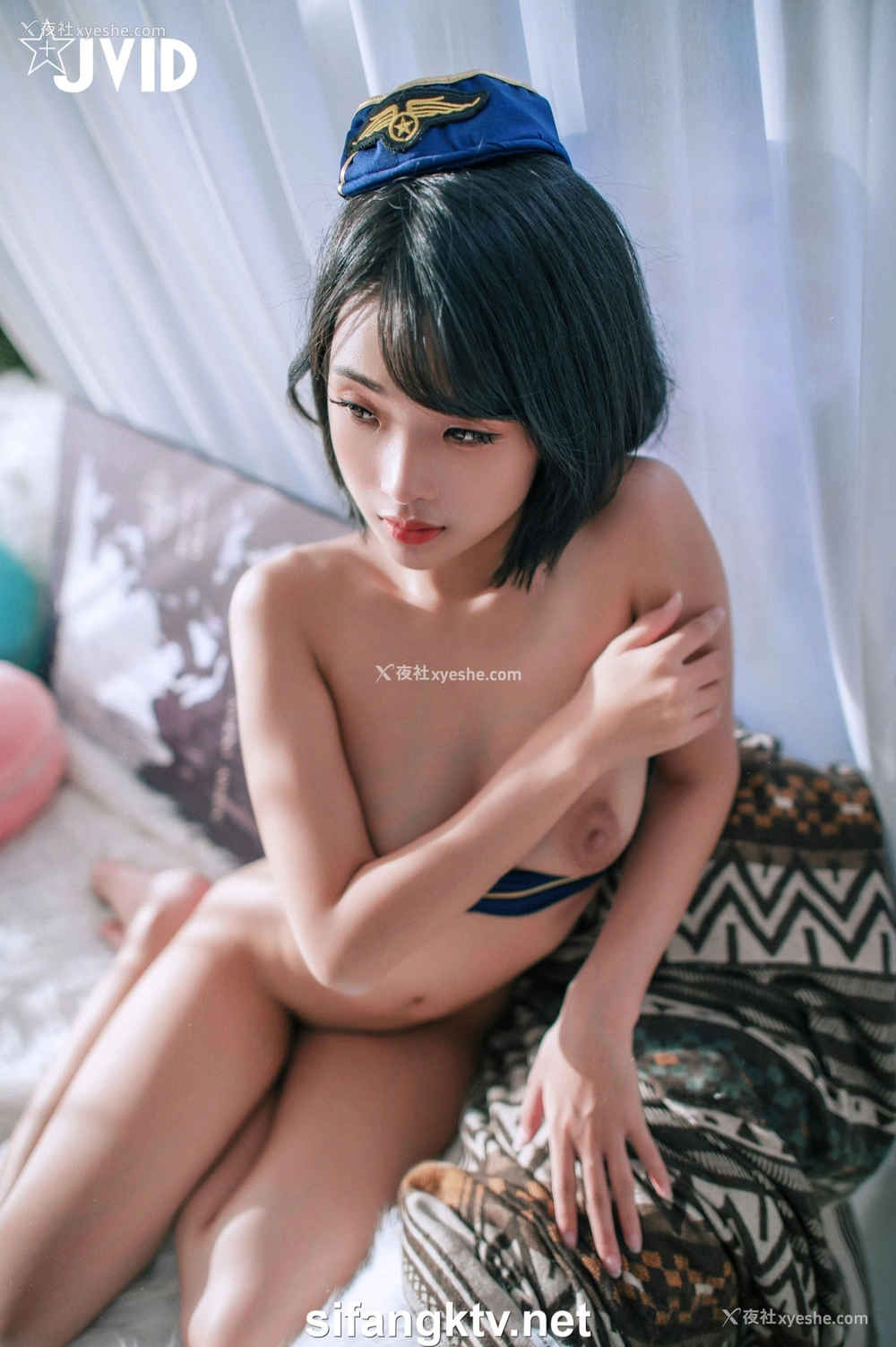 1P - 露露咪《淫荡美艳空姐的教育》