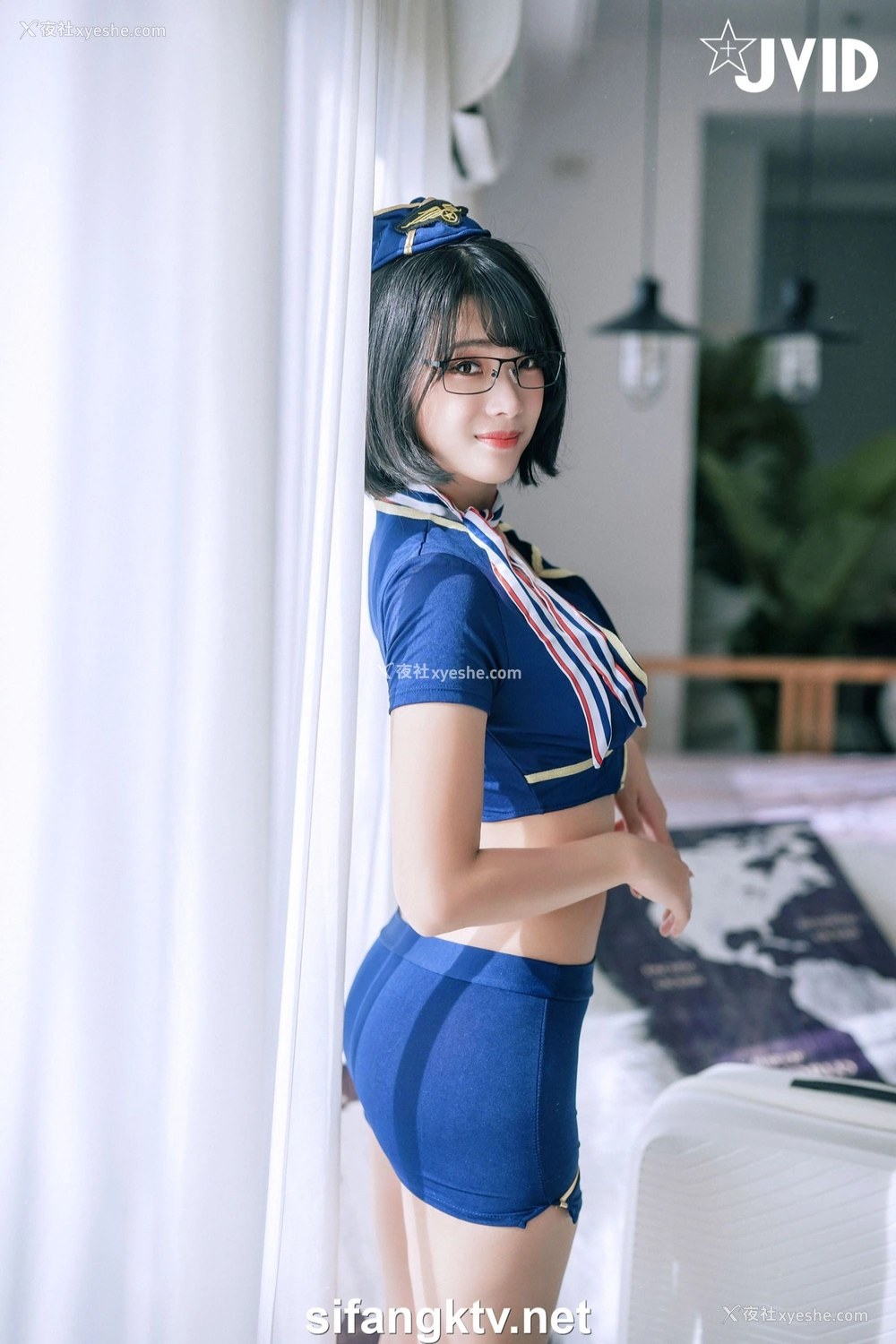 1P - 露露咪《淫荡美艳空姐的教育》