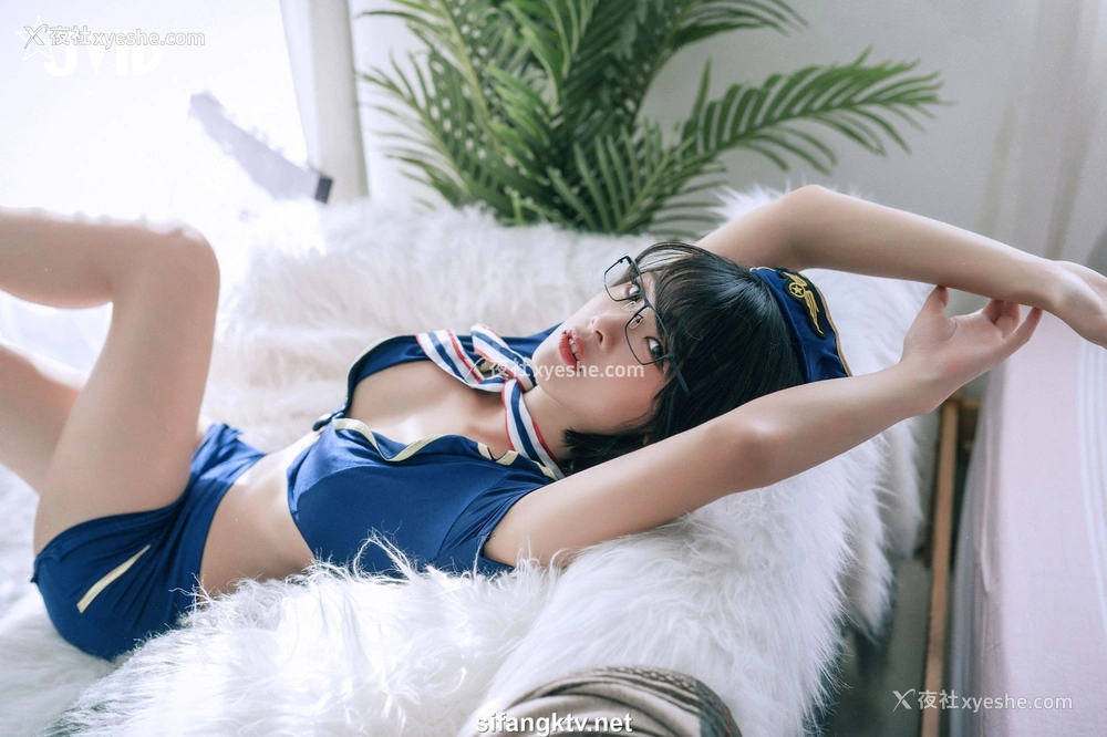 1P - 露露咪《淫荡美艳空姐的教育》