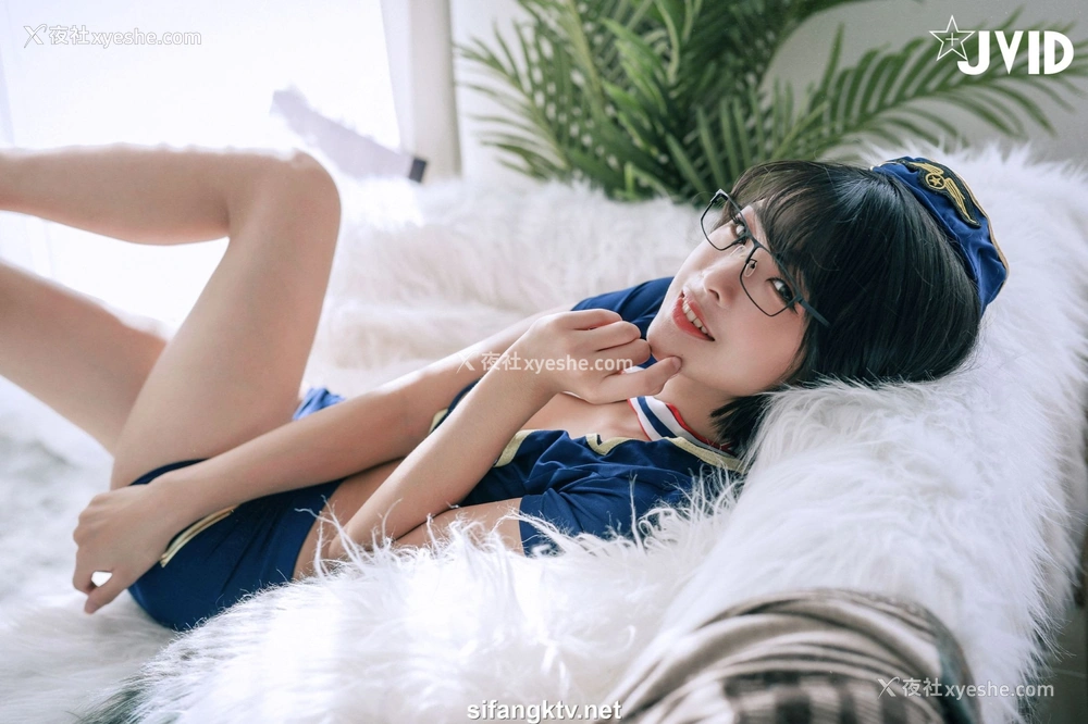 1P - 露露咪《淫荡美艳空姐的教育》