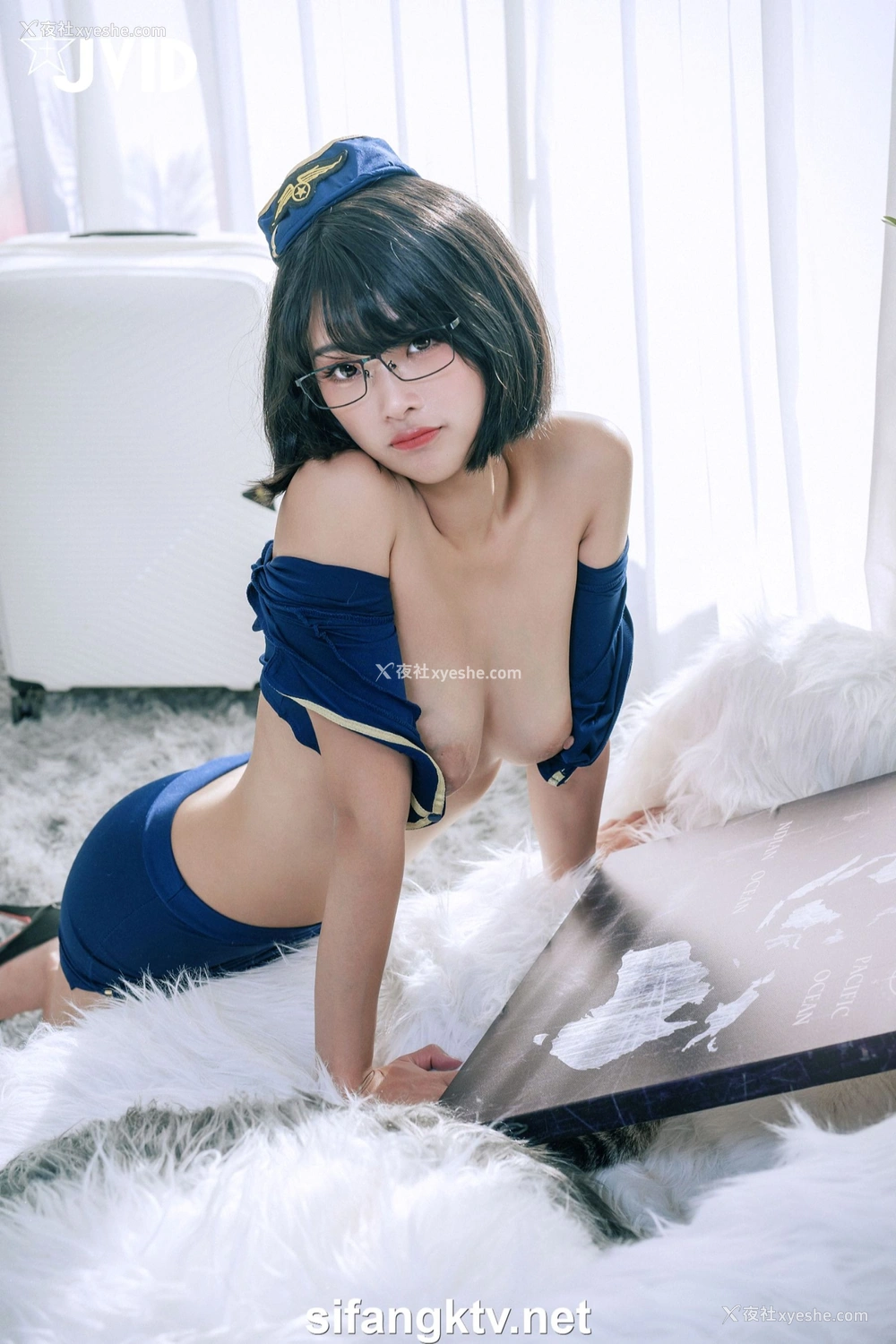 1P - 露露咪《淫荡美艳空姐的教育》