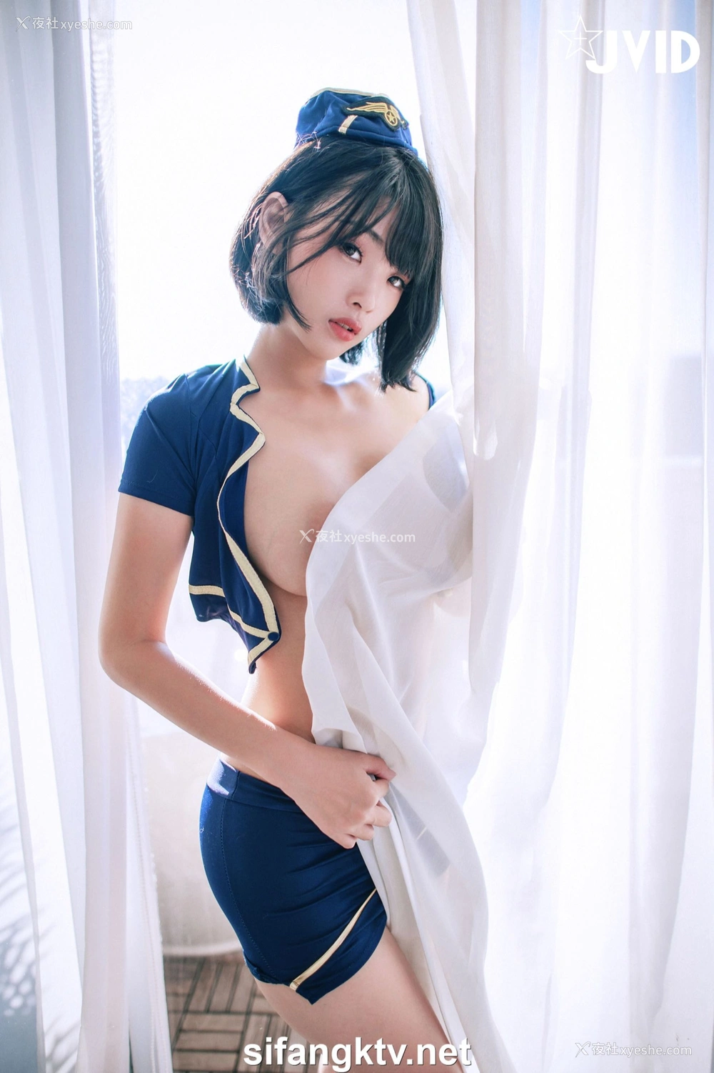 1P - 露露咪《淫荡美艳空姐的教育》